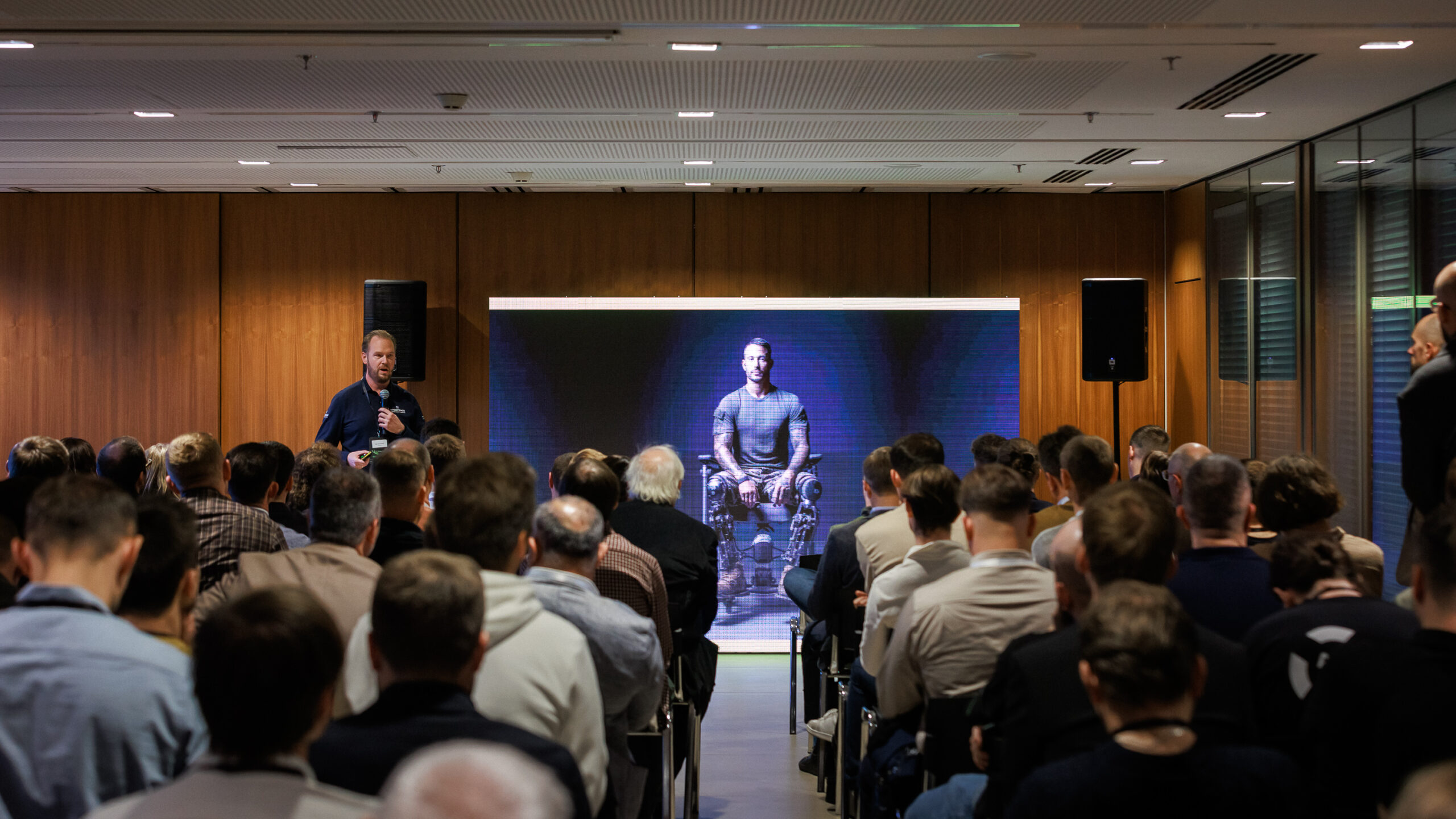 AIN: ЯК ПРАЦЮЄ BRAVE1 ТА МЕТЧИТЬ РОЗРОБНИКІВ З ІНВЕСТОРАМИ